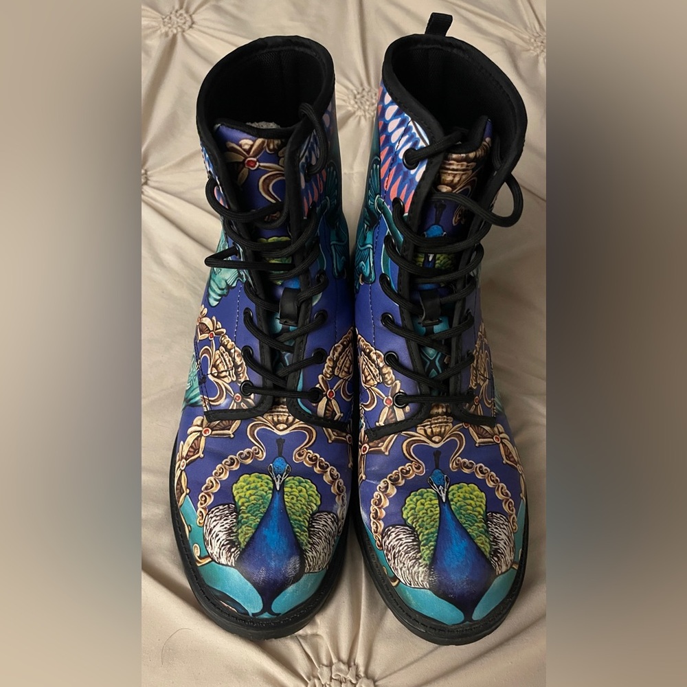 Women’s Unique Design Vegan Leather Combat Boots Size 10 - Picture 4 of 9